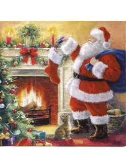 Новогодняя салфетка для декупажа Санта с подарками у камина, 33х33 см, Германия