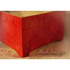 Деревянная шкатулка "Венок из роз", авторская работа