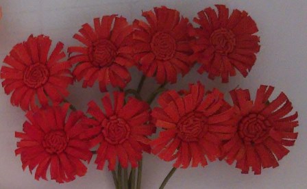 Декоративные бумажные цветы маргаритки алые для скрапбукинга и флористики